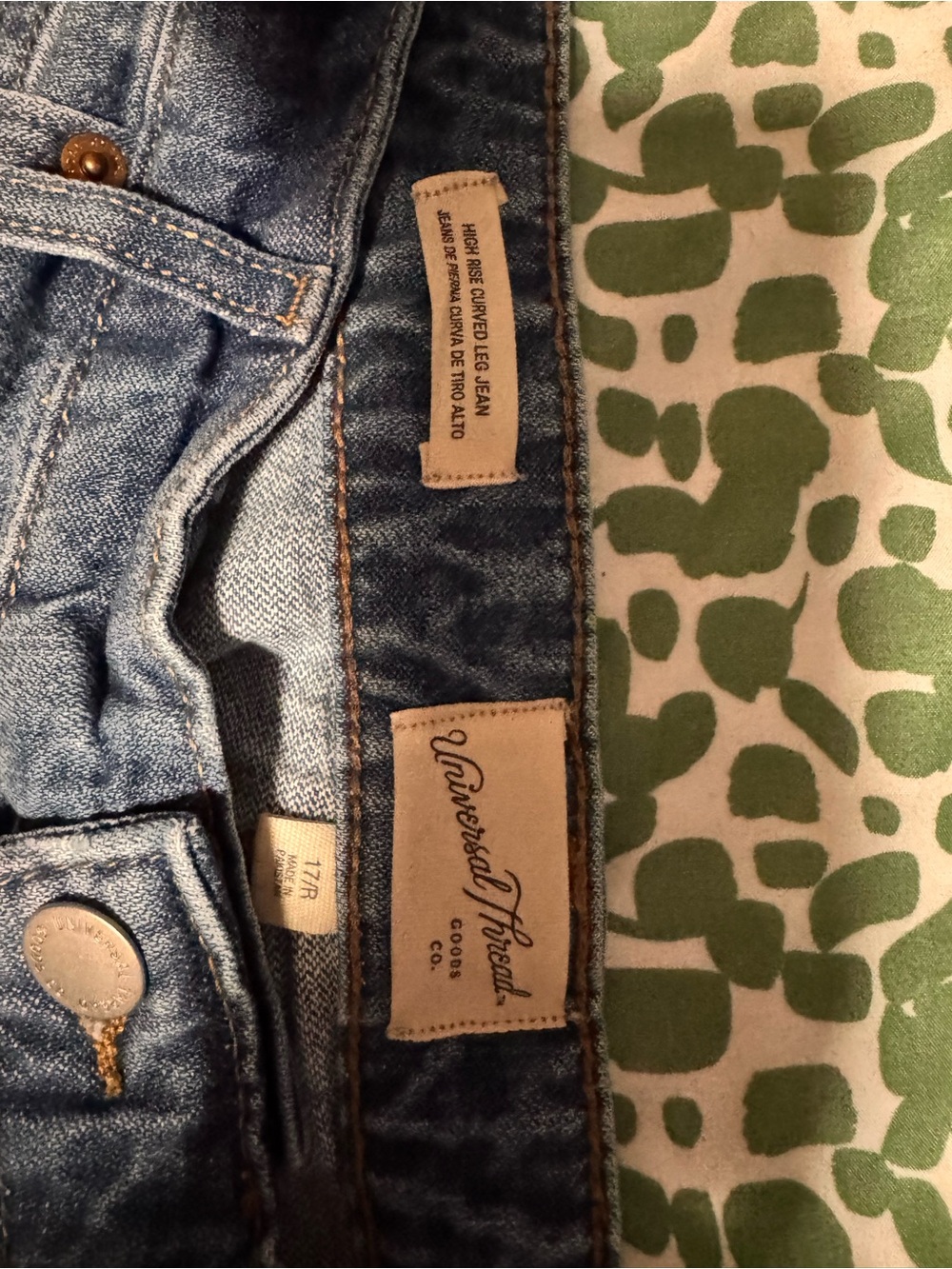 Universal Thread Washed Blue Boyfriend Barrel Jeans with Distressing - Picture 4 of 4